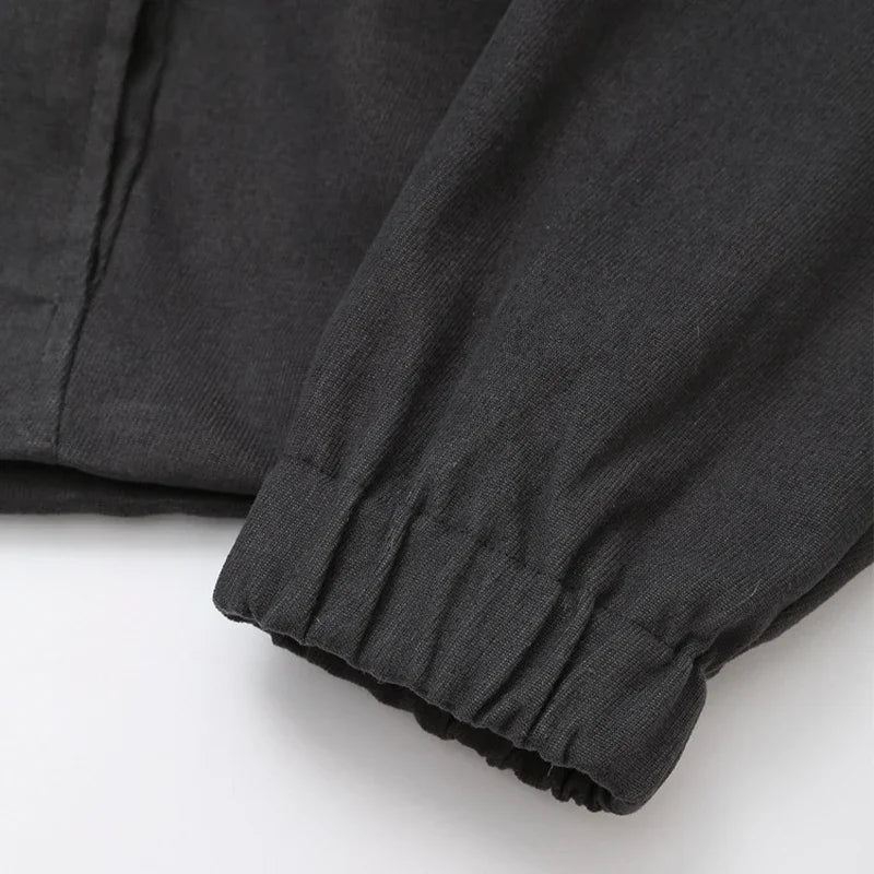 Luxury Women’s Pajama
Where comfort meets pure elegance.
بجامة نسائية فاخرة
  لراحة تنبض بالأناقة والفخامة.