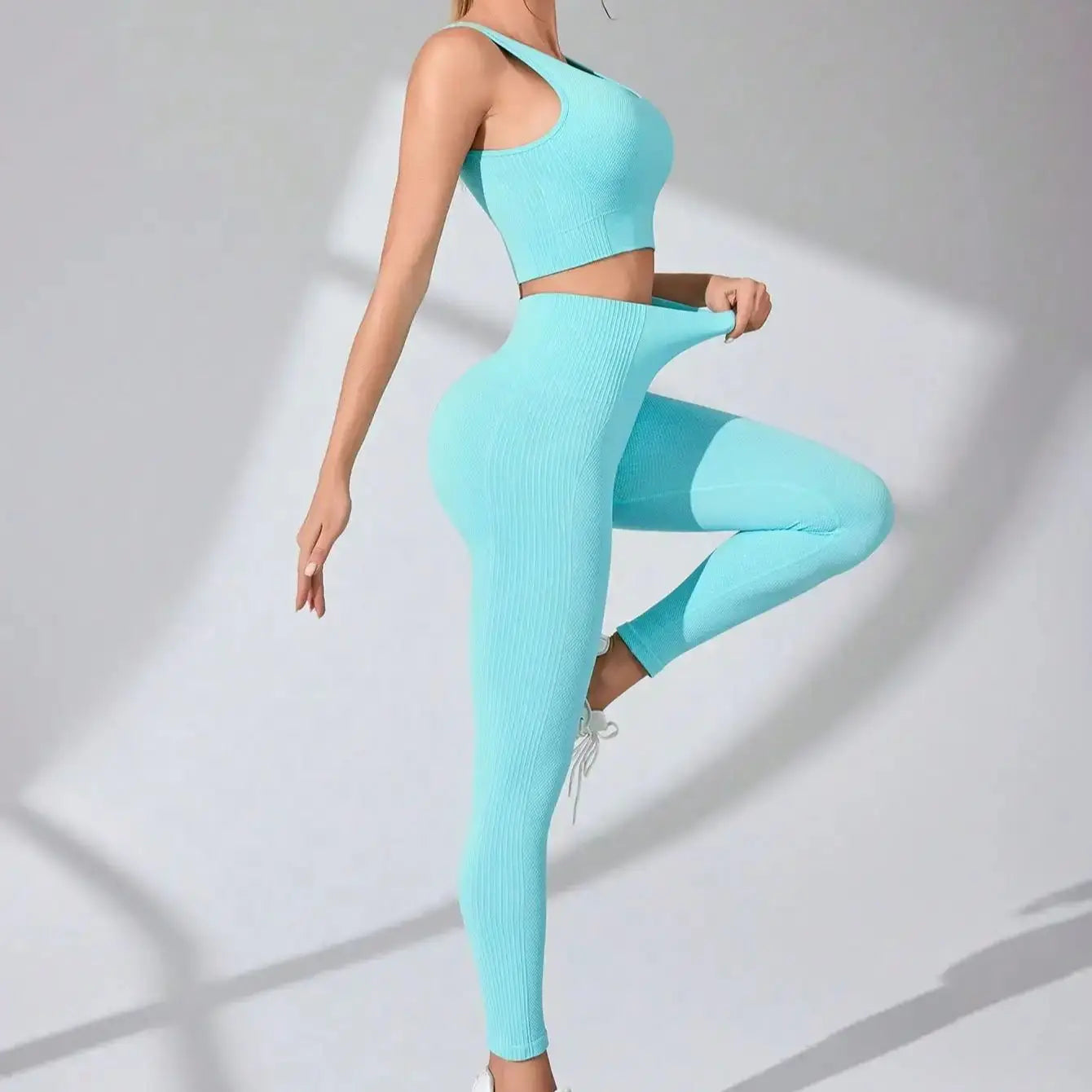 Modern women’s sports set combining comfort and style, made with lightweight fabric for full flexibility and a standout look anytime.