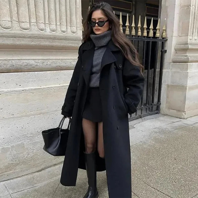 Women’s Long Winter Coat
Warmth and elegance that define your winter styl
 معطف نسائي طويل شتوي
دفء وأناقة تكمّلان إطلالتك في أيام الشتاء الباردة