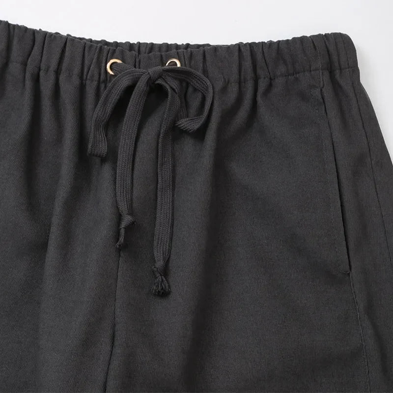 Luxury Women’s Pajama
Where comfort meets pure elegance.
بجامة نسائية فاخرة
  لراحة تنبض بالأناقة والفخامة.